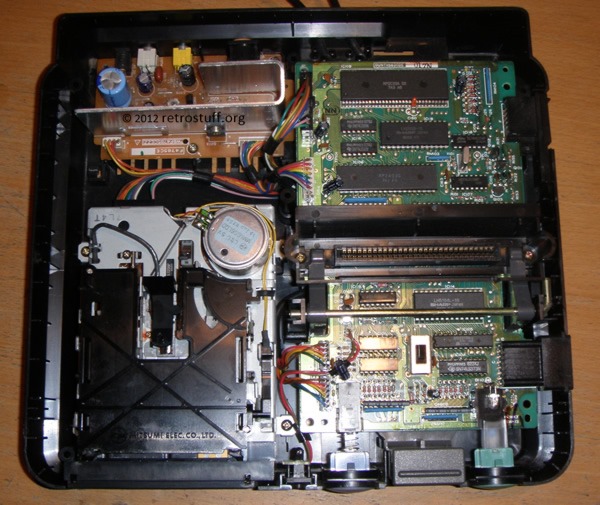 Turbo Twin Famicom AN-505-BK - inside, bottom