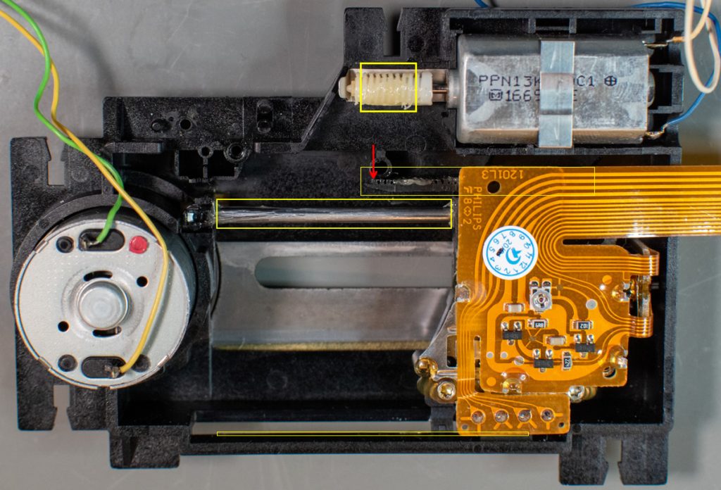 CDM 12.1T: Greasing locations (option 1)