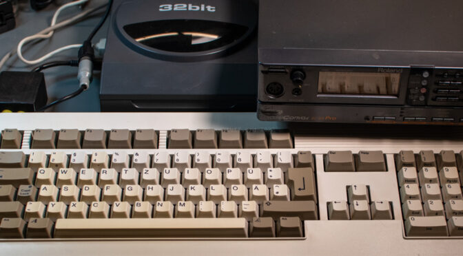 Amiga CD³² MIDI out + keyboard adapter